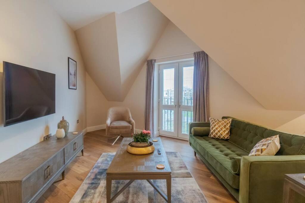 Appartement Luxury Penthouse - Castle Views - 2 Bed & Parking à Windsor Extérieur photo