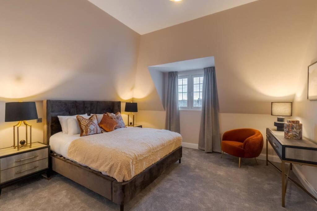 Appartement Luxury Penthouse - Castle Views - 2 Bed & Parking à Windsor Extérieur photo
